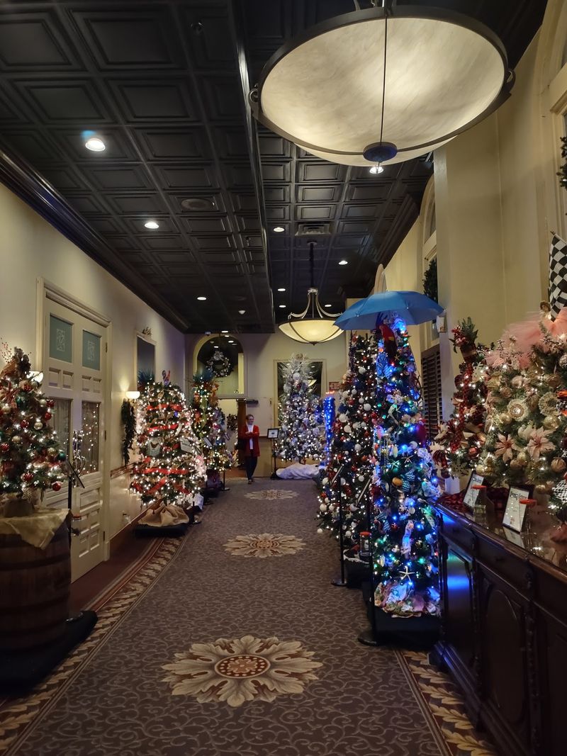 The Lobby That Lit Up a Whole Town The Lobby That Lit Up a Whole Town
