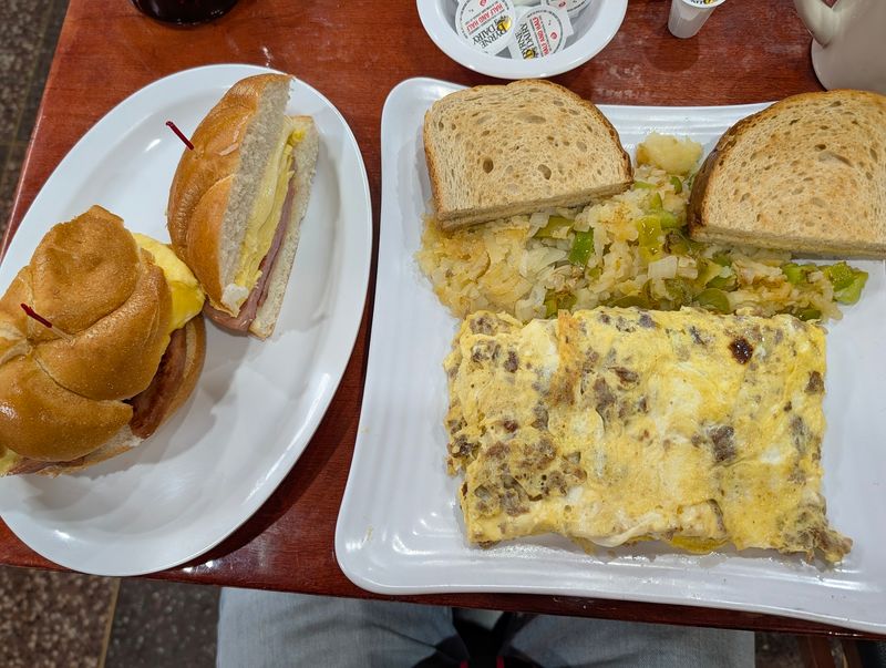 The Omelette That Holds a Whole Philly Legend The Omelette That Holds a Whole Philly Legend