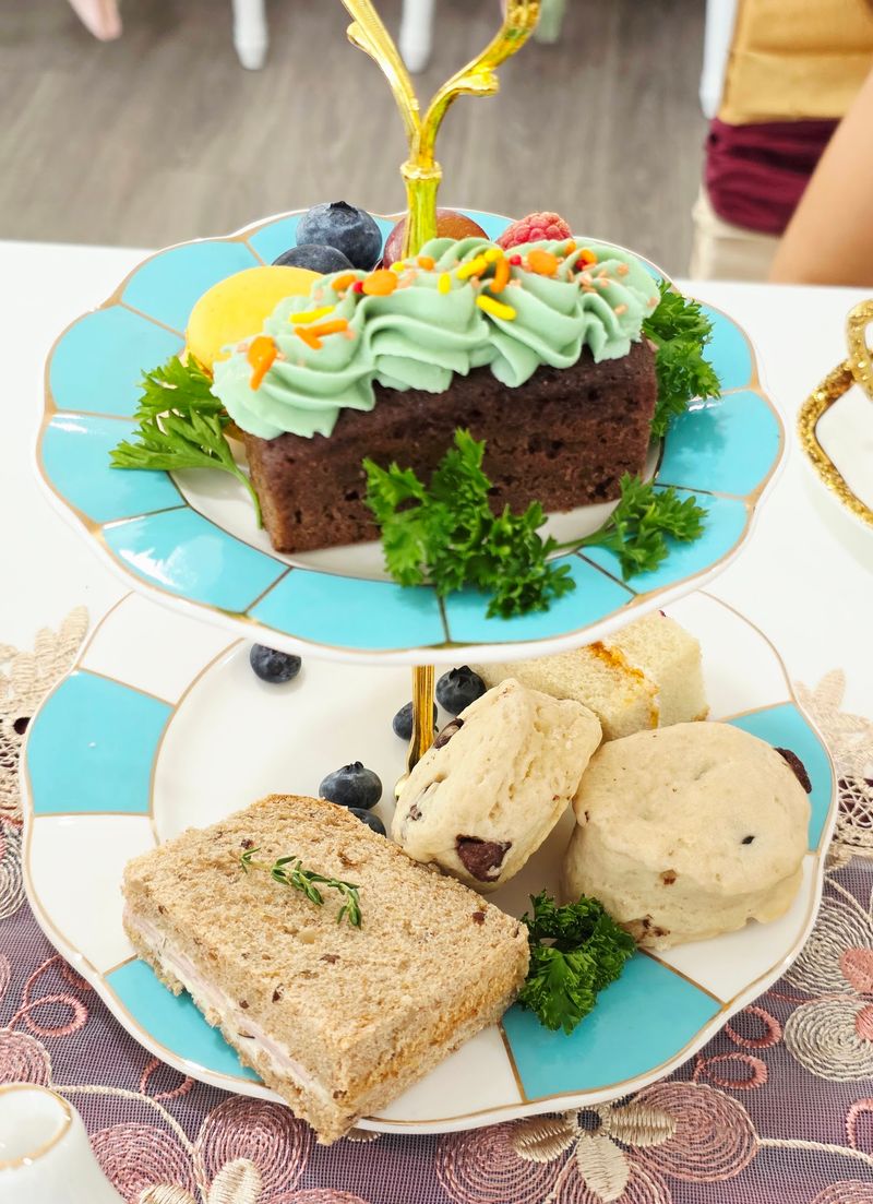 The Scones That Steal the Show The Scones That Steal the Show
