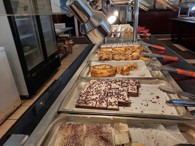 The Sundae Bar and a Cookie Worth the Hype