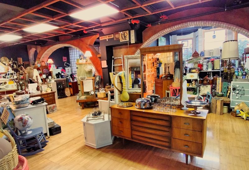 The Vintage Exchange The Vintage Exchange