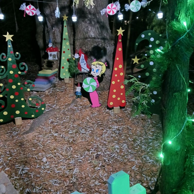 Themes That Change With the Holidays Themes That Change With the Holidays