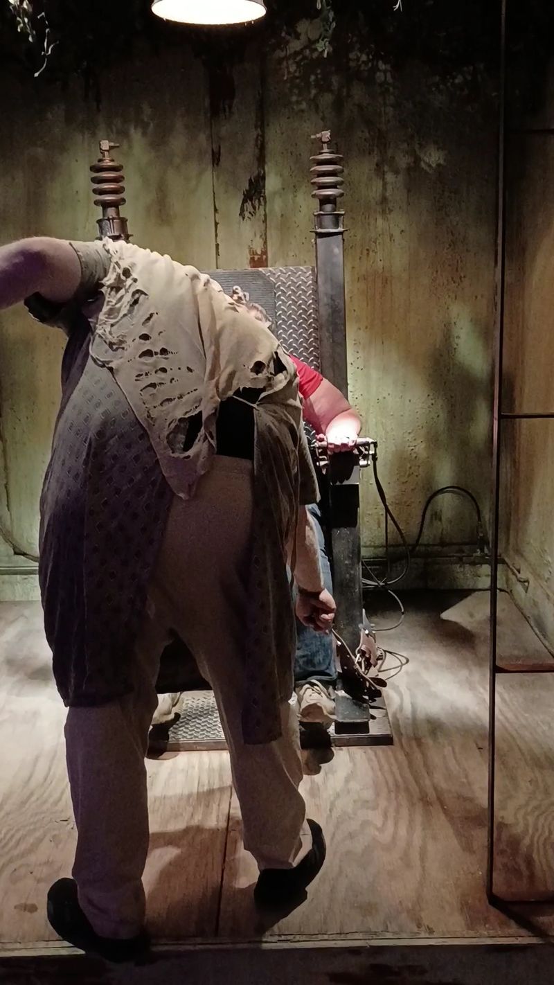 Throw An Axe, Then Try An Escape Game