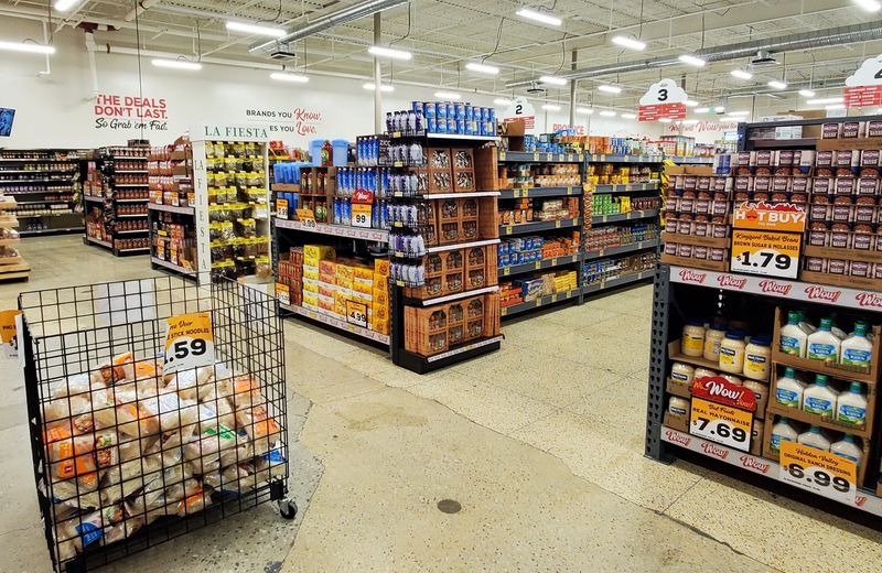 Tidy Aisles and an Easygoing Vibe Tidy Aisles and an Easygoing Vibe