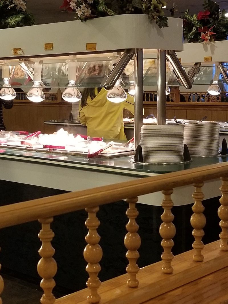 Timing Your Visit for the Freshest Trays