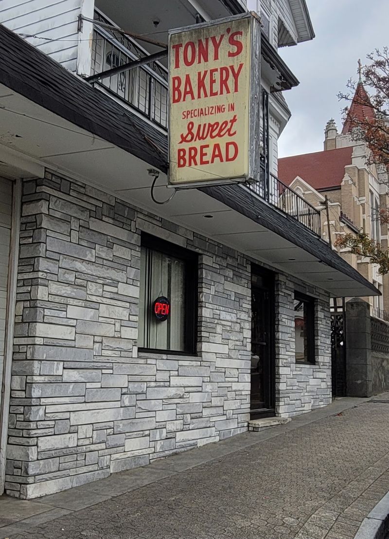 Tony's Bakery