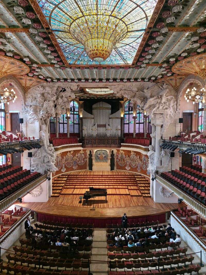 Tour the Palau de la Música Catalana Tour the Palau de la Música Catalana