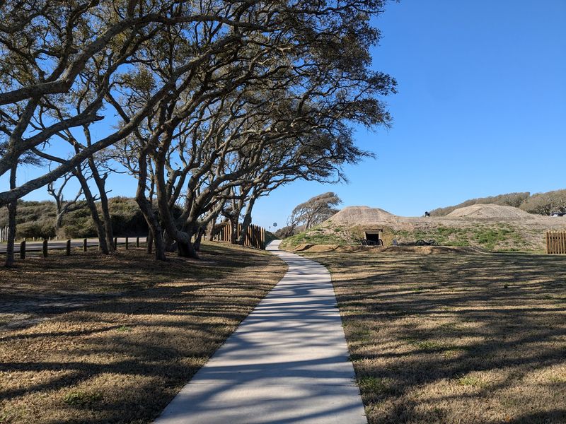 Trail Loop Beneath the Live Oaks Trail Loop Beneath the Live Oaks