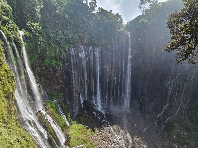Tumpak Sewu Waterfall, East Java Tumpak Sewu Waterfall, East Java