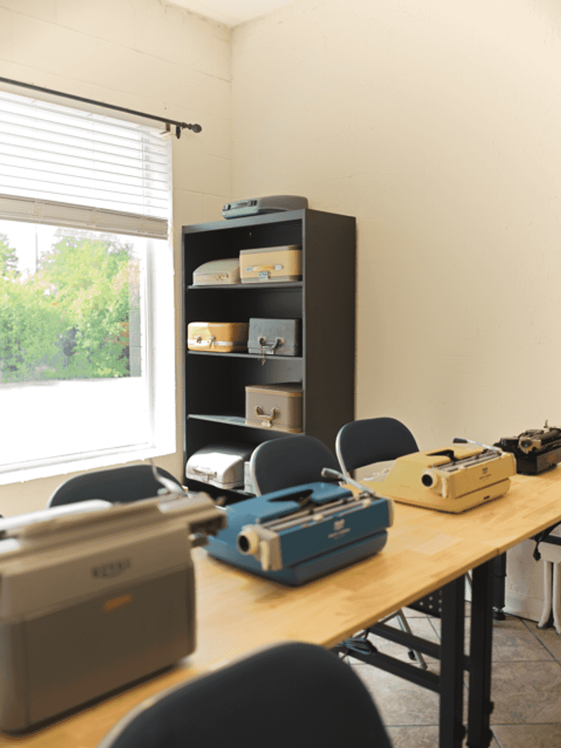 Typewriter Chicago, Downers Grove, Illinois Typewriter Chicago, Downers Grove, Illinois