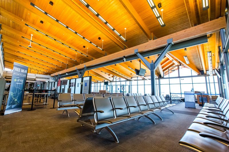 Vaulted Beams and a Wall of Windows Vaulted Beams and a Wall of Windows