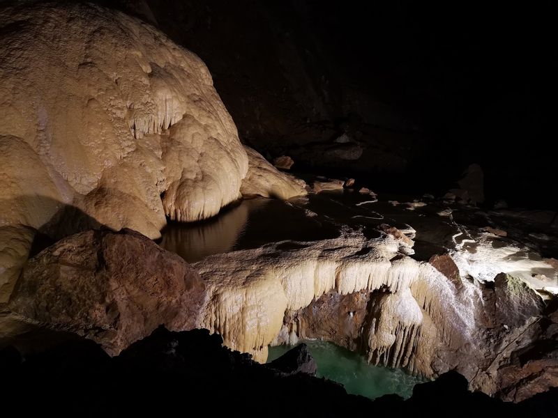 Veryovkina Cave, Georgia
