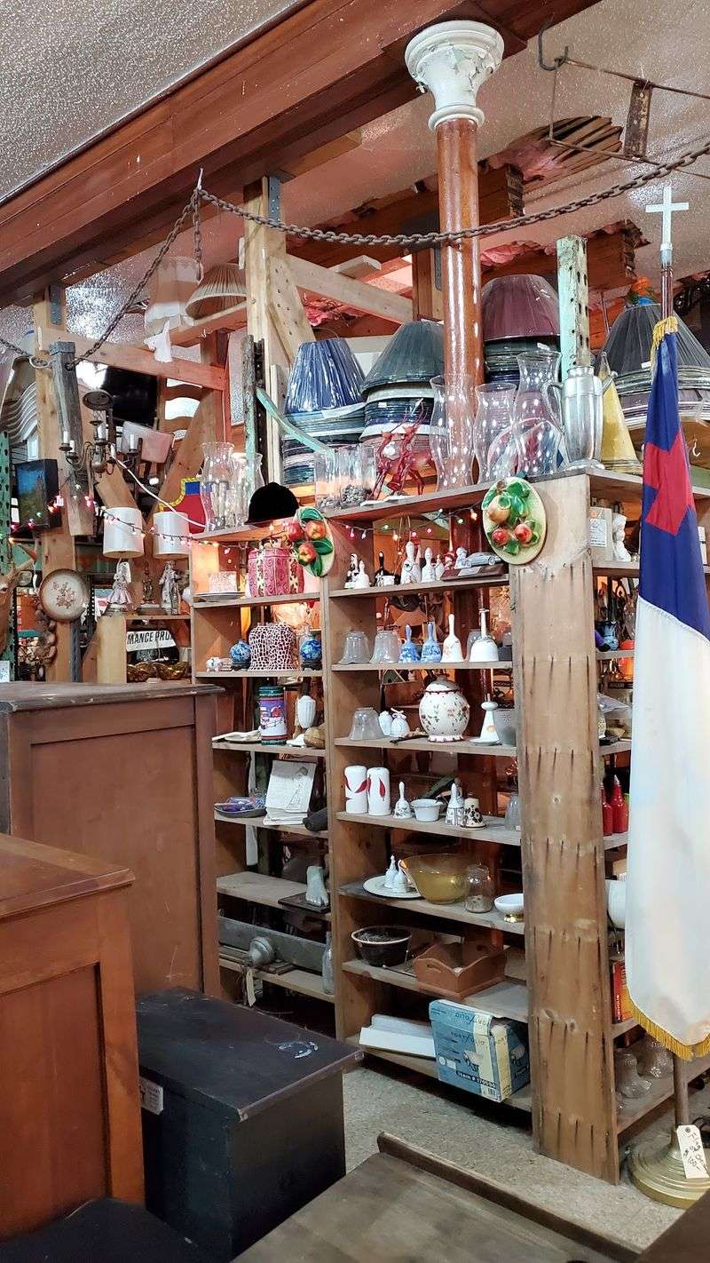 Vintage Fits, Crystals, and Everyday Housewares