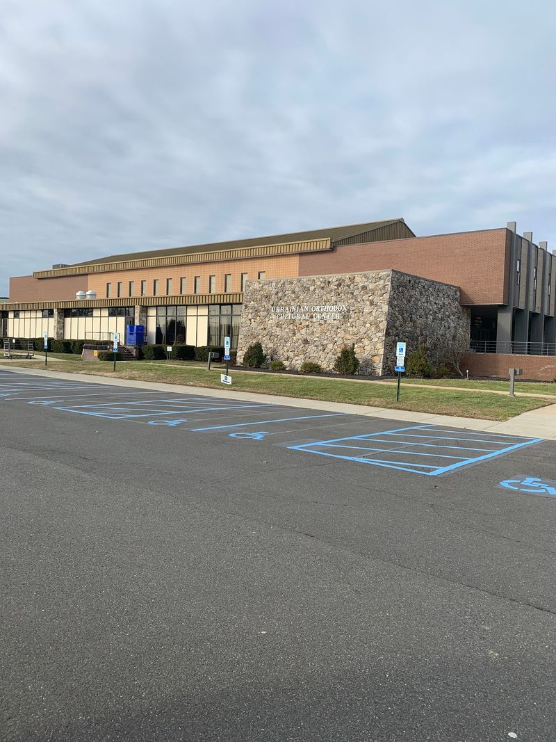 Weekday Hours, a Giant Lot, and a Smart Phone Call