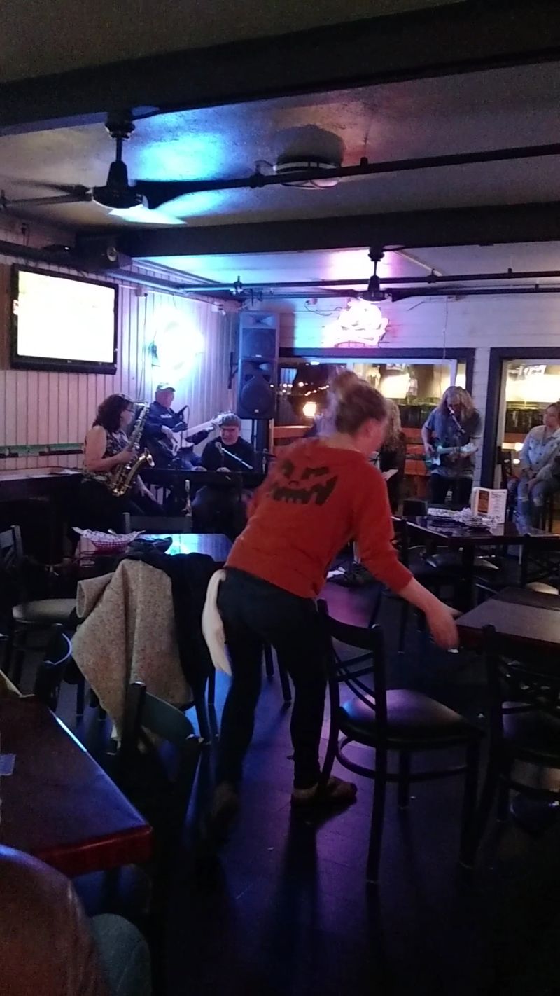 Weekend Bands and Open Mic Nights