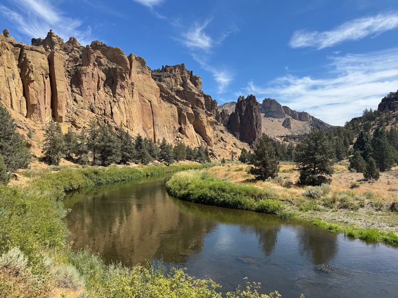Welded Tuff and the Winding Crooked River Welded Tuff and the Winding Crooked River