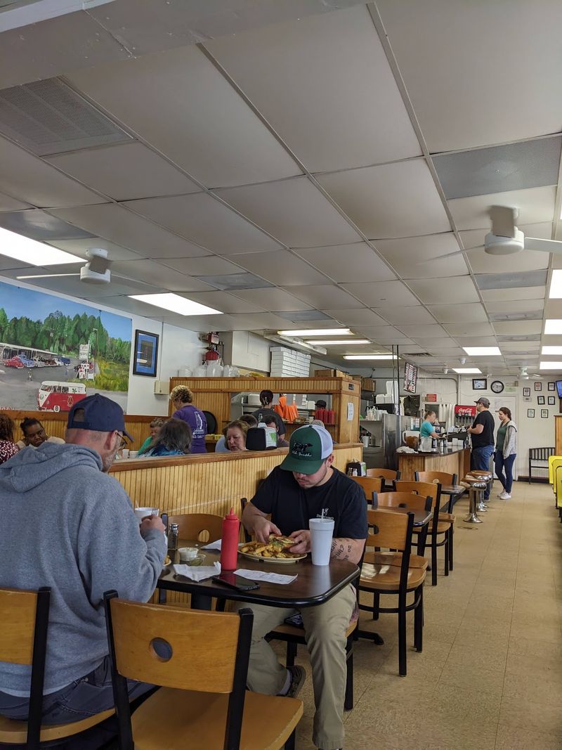 Who Will Love a Meal Here