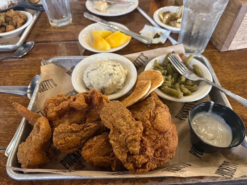 Why This Plate Belongs on Your Next Tennessee Weekend Why This Plate Belongs on Your Next Tennessee Weekend