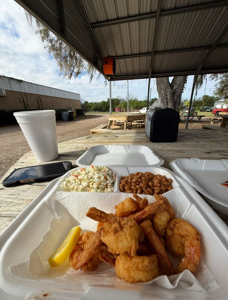 Why This Shady Fish Stop Earns a Spot on Your Route
