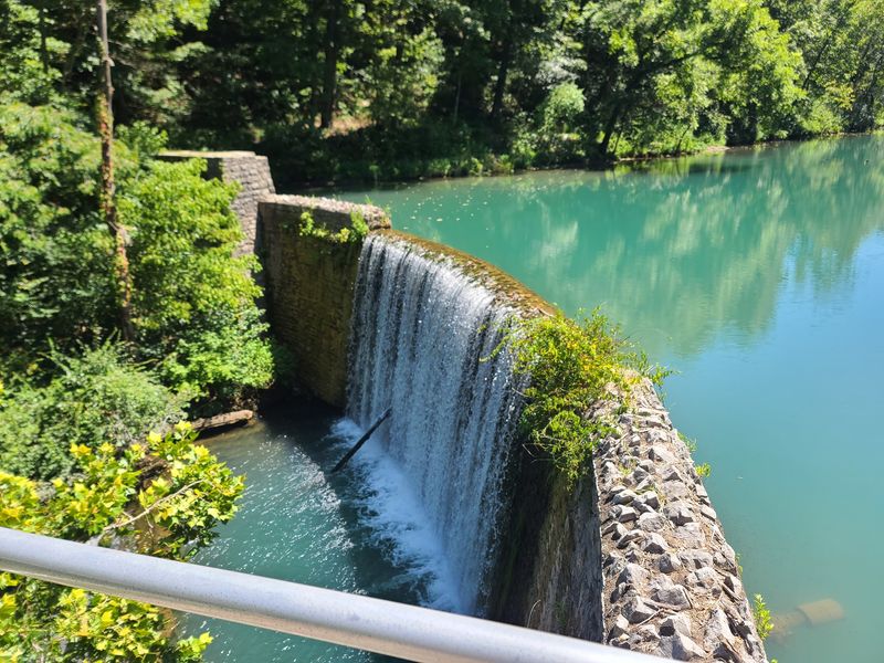 Why the Water Looks Painted Why the Water Looks Painted