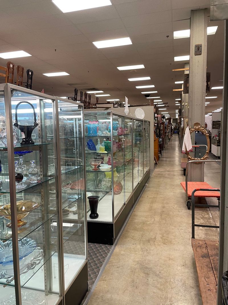 Wide Aisles for Easy Wandering Wide Aisles for Easy Wandering