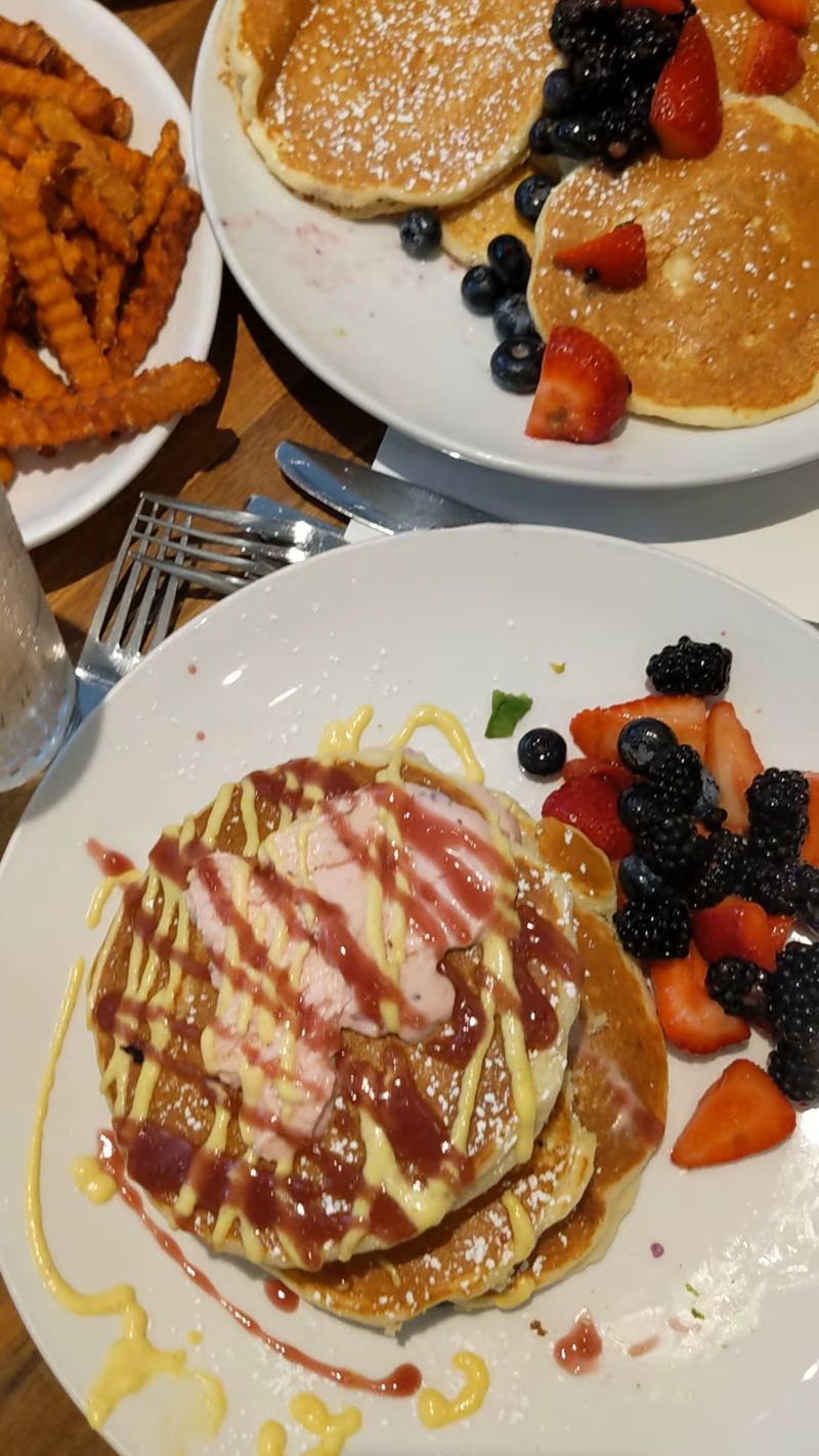 Wildberry Pancakes and Cafe, Chicago, IL Wildberry Pancakes and Cafe, Chicago, IL