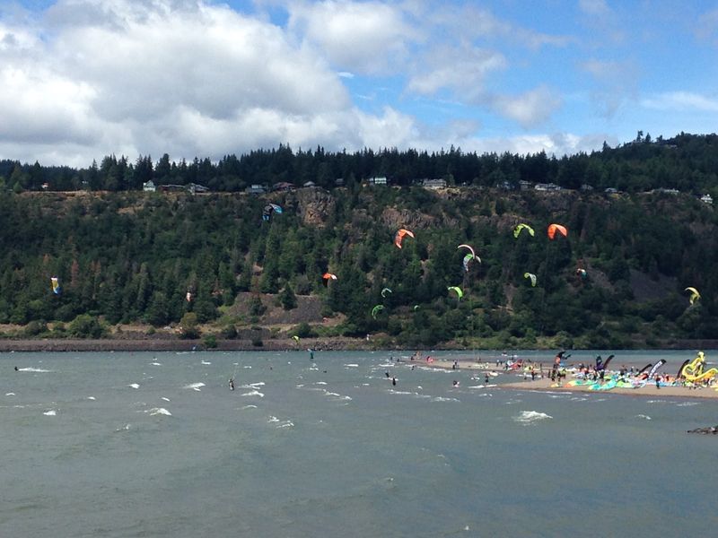 Windsurfing on the Columbia Windsurfing on the Columbia