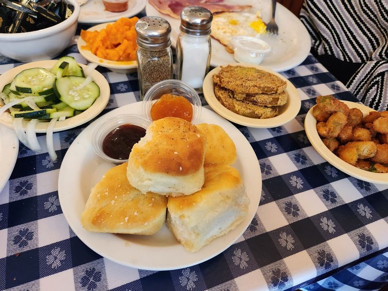 Worth the Detour for Anyone Who Loves Southern Cooking