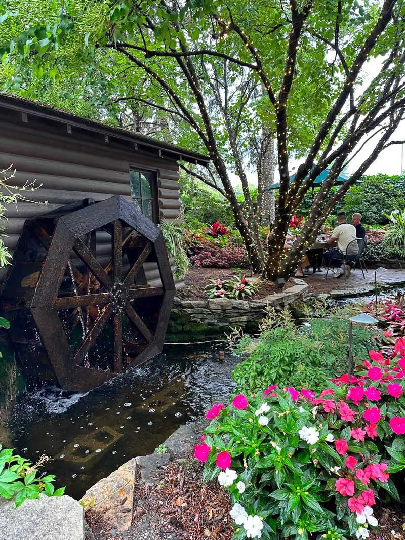 Worth the Drive for a Taste of Old Minnesota Worth the Drive for a Taste of Old Minnesota