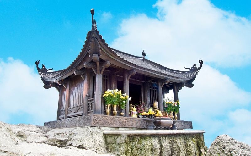 Yen Tu Mountain and Sacred Landscape Yen Tu Mountain and Sacred Landscape
