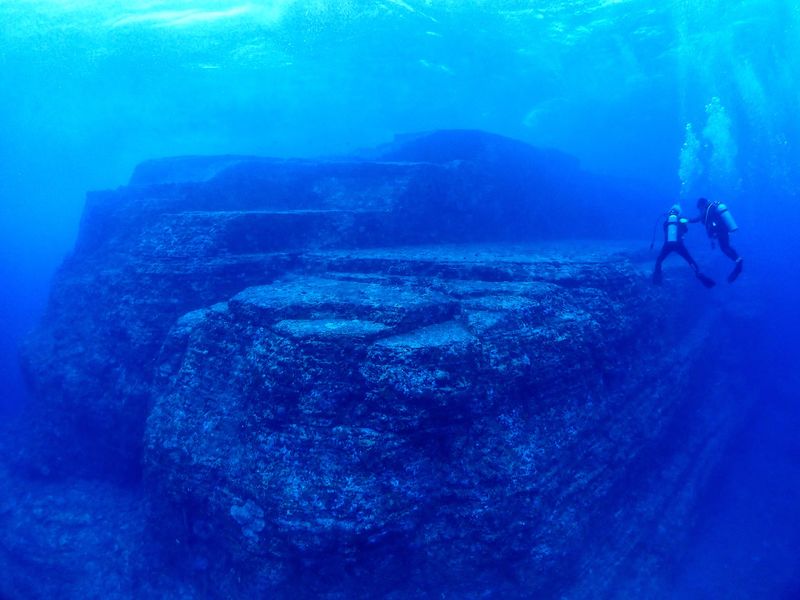 Yonaguni Underwater Monument, Japan Yonaguni Underwater Monument, Japan