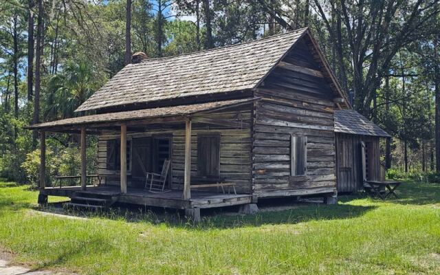 Seven Florida Sugar Cane Grinding Days Let You Taste Syrup Boiled the Old Way This Fall
