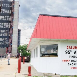 Illinois’ Old Riverside Fish Shack Has Been Smoking Salmon and Frying Shrimp Since 1928