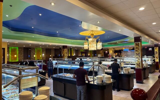 Savannah Hides an All-You-Can-Eat Spot With Sushi, Hibachi, and Plenty of Choices