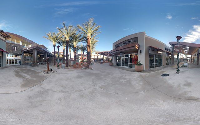 Brand-Name Deals at This Shaded Arizona Outlet Mall Keep Shoppers Hauling Bags to the Car