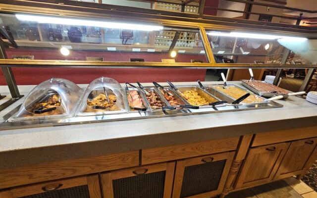 This Ohio Caboose Diner In Sugarcreek Serves Breakfast Inside Real Vintage Rail Cars
