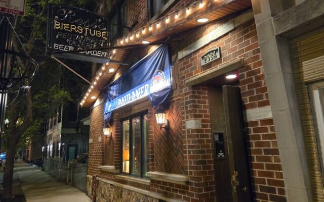 Chicagoans Cross The Whole City For The Potato Salad At This Old Lincoln Square German Spot