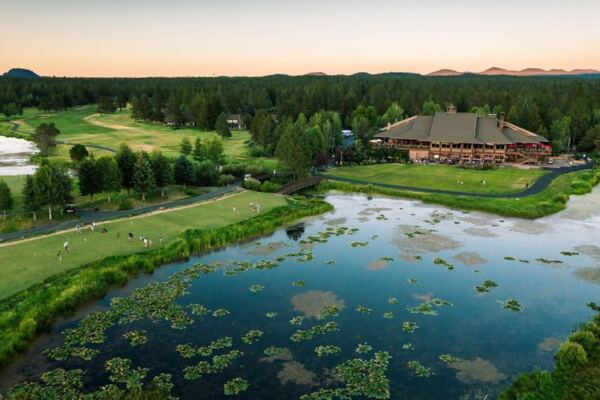 Bike 40 Miles of Paved Trails Without Leaving This 3,000-Acre Oregon Park