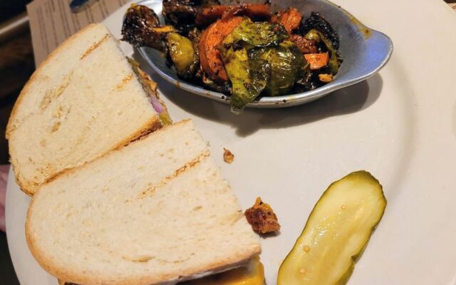 This Oklahoma Barbecue Restaurant Is Known For A Prime Rib Sandwich Diners Keep Talking About