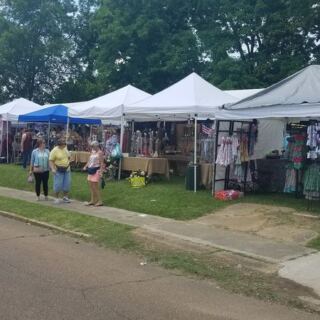 This Sprawling Mississippi Flea Market Takes Over a Whole Town Twice a Year with Handcrafted Finds and Cheap Treasure Hunting