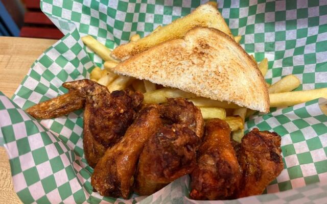 People Cross State Lines for the Broasted Chicken at These 8 Minnesota Restaurants