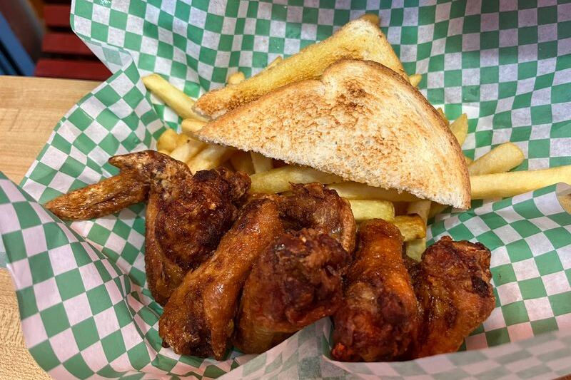 People Cross State Lines for the Broasted Chicken at These 8 Minnesota Restaurants