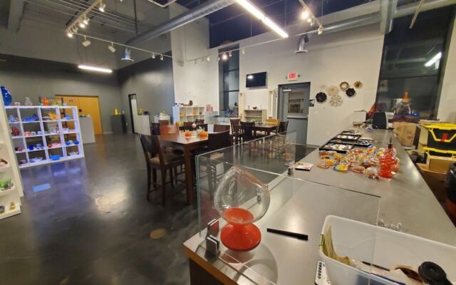 Watch Glassblowers At Work And Try Shaping Glass Yourself At This Columbus, Ohio Art Center