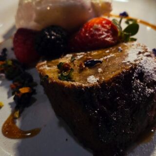 This Unique Restaurant Combines Italian Cuisine, Live Music, and a Vibrant Atmosphere
