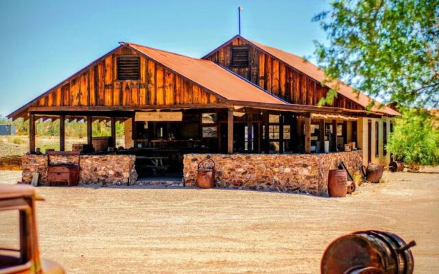 This Abandoned 1863 Arizona Mining Town Lets You Roam Its Restored Saloon at Your Own Pace