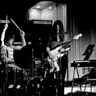 These 12 Psychedelic Hits Made 1975 Feel Endless