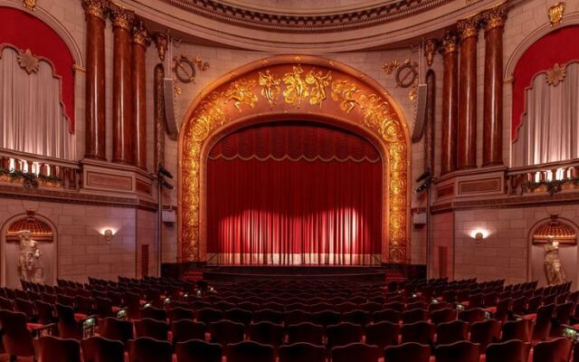Classic Movies Still Play Under a Glowing Ceiling at Greensboro’s 1927 Carolina Theatre