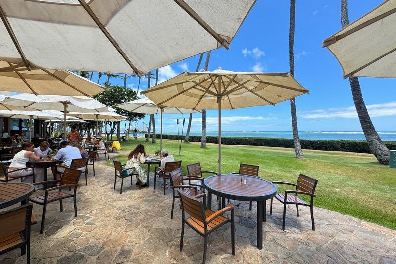 This Oceanfront Hawaii Resort Buffet Piles On Crab Legs and Seafood While You Watch the Sunset Over Oahu