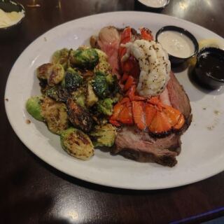 These 9 Small-Town Oregon Restaurants Serve Prime Rib Worth Burning a Full Tank of Gas For