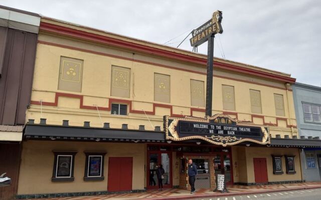The Gorgeous 1930s Movie Palace in Oregon Where the Architecture Still Steals the Show